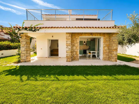 [ "VILLA PANTELLERIA GARDEN 15 PAX" // CANNIGIONE ]