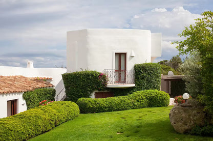 [ "VILLA PORTO RAFAEL" CON PISCINA VISTA MARE // PUNTA SARDEGNA ]