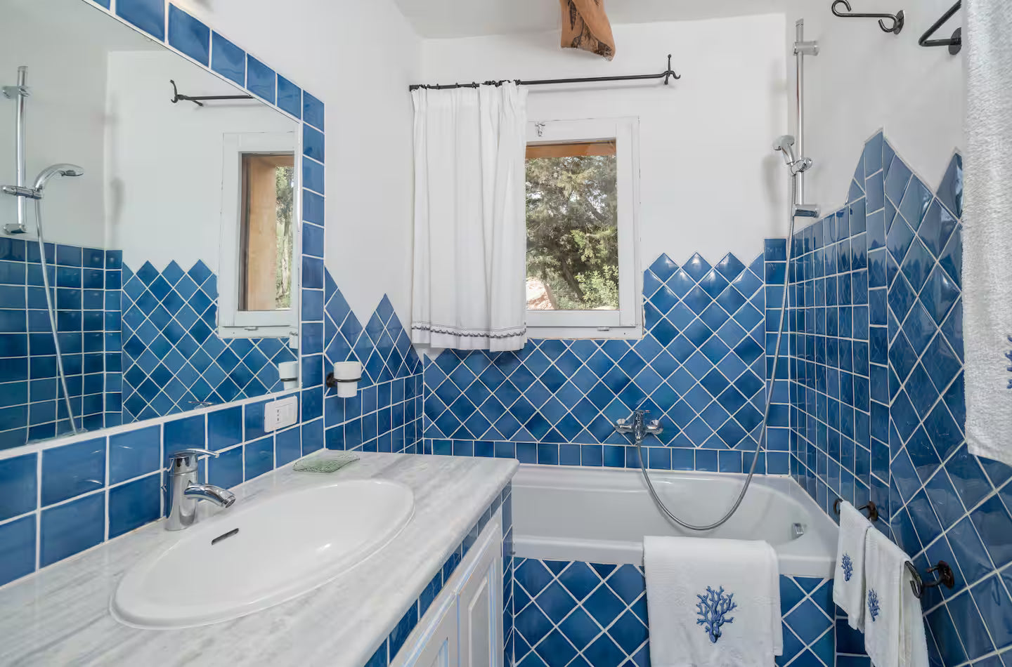 [ "VILLA BLUE" // PORTO CERVO ]