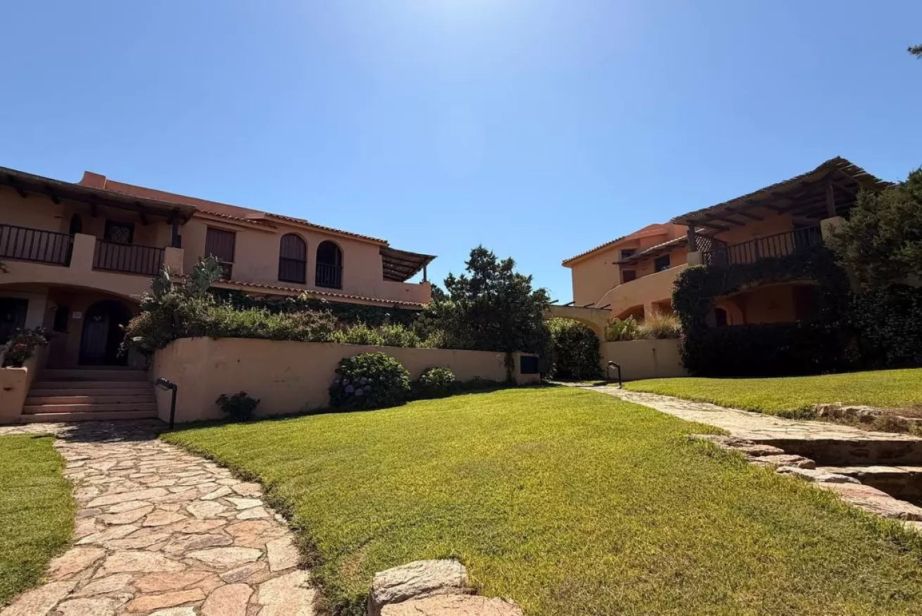 [ "BELVEDERE SMERALDA" // PORTO CERVO ]