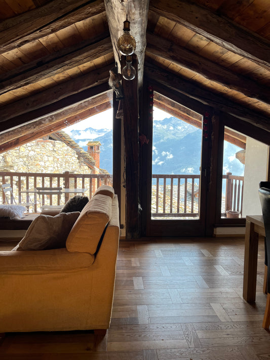 [ "CHALET MONT BLANC" // MORGE DI LA SALLE ]