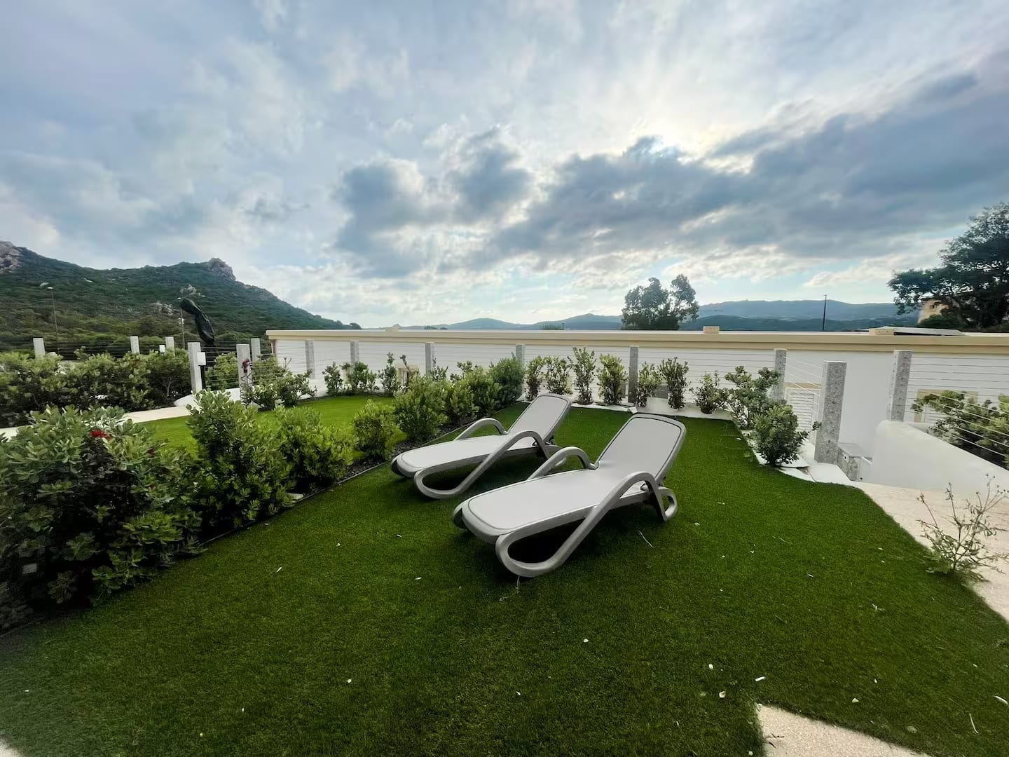 [ "VILLA MARE PISCINA" // CANNIGIONE ]