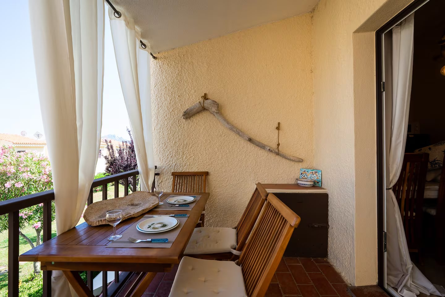[ "CASA DEL MARE"  // CANNIGIONE ]