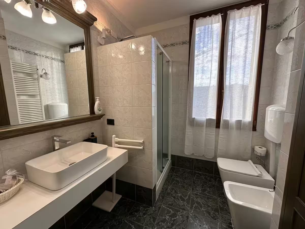 [ "APPARTMENT DELUXE" CENTRO STORICO // REGGIO EMILIA ]
