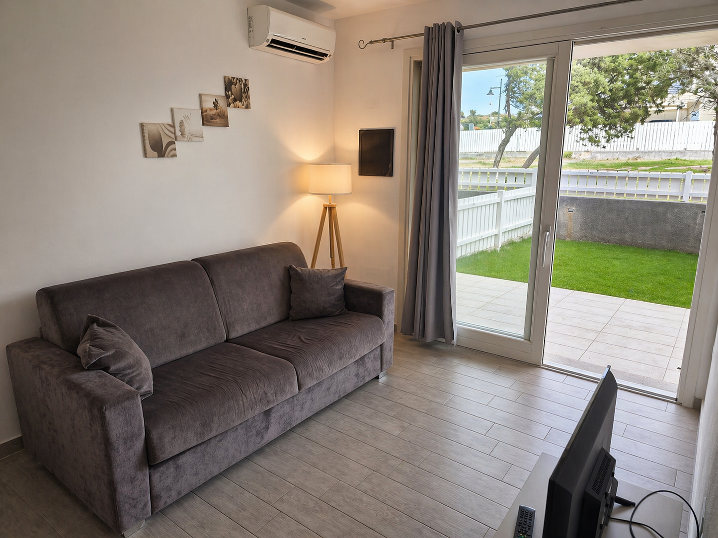 [ "VILLA CALA" //  ISOLA ROSSA" ]