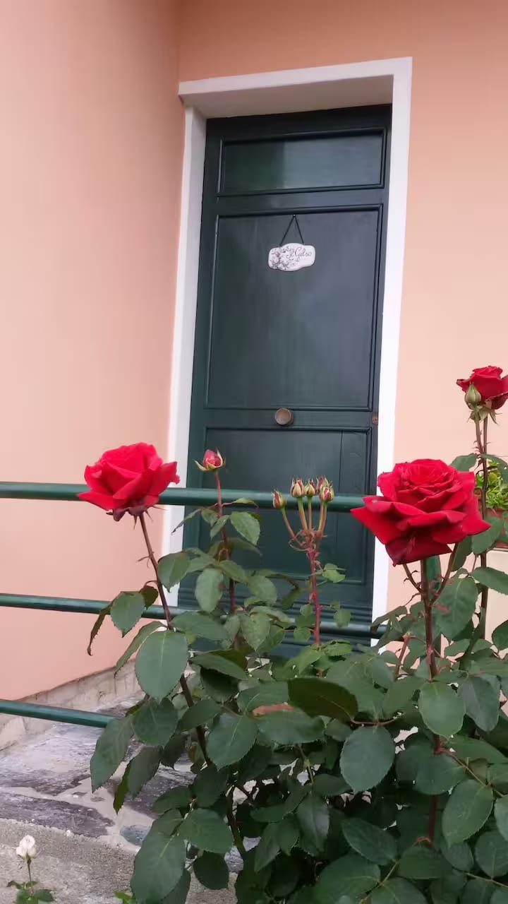 [ "CASA VISTA MARE" // VARAZZE ]