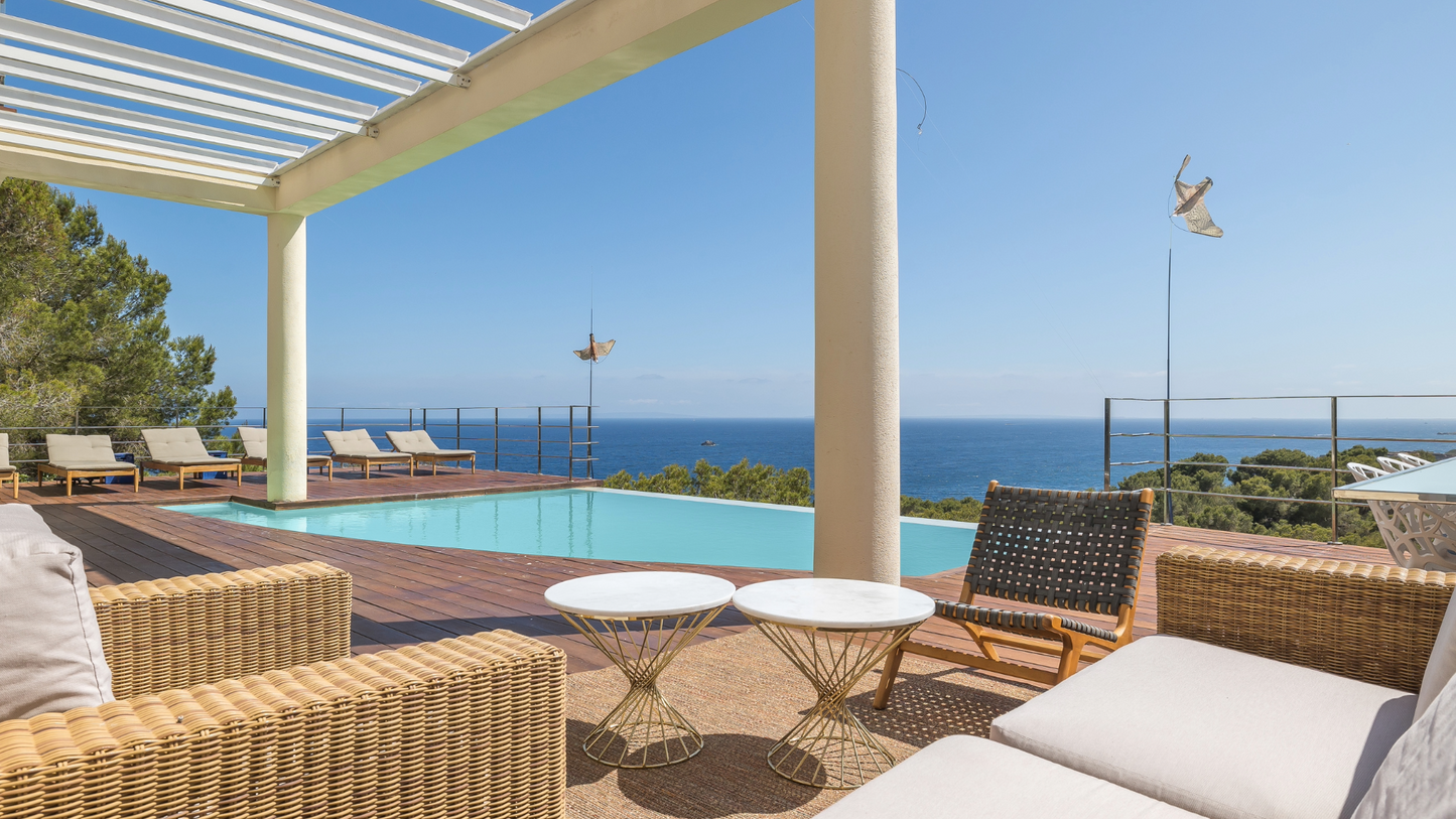 [ "VILLA AZUREA"  // IBIZA ]