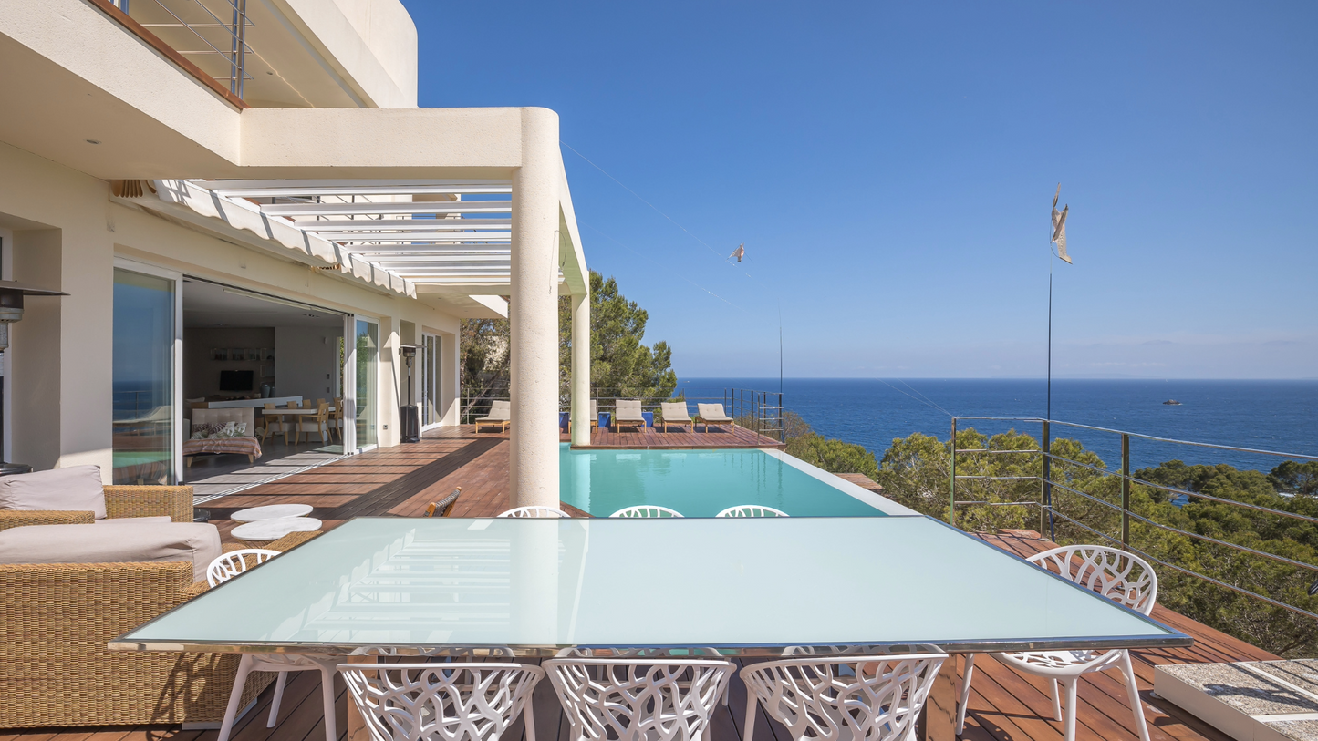 [ "VILLA AZUREA"  // IBIZA ]