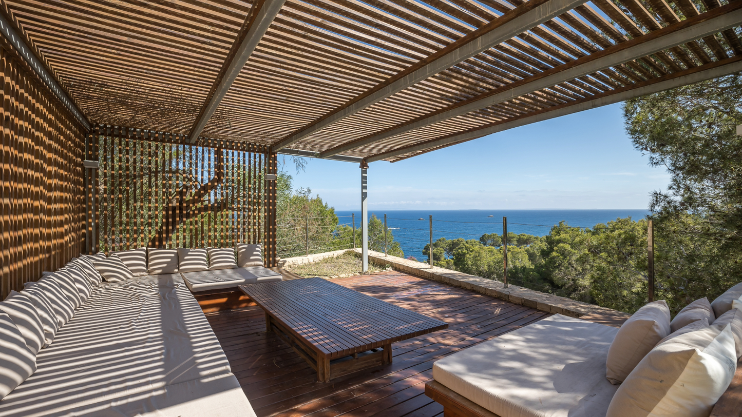 [ "VILLA AZUREA"  // IBIZA ]