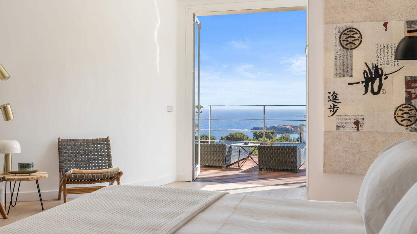 [ "VILLA AZUREA"  // IBIZA ]