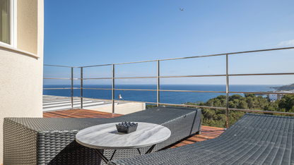 [ "VILLA AZUREA"  // IBIZA ]
