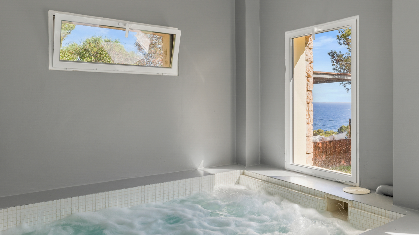 [ "VILLA AZUREA"  // IBIZA ]